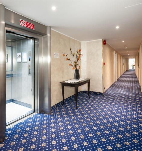 Hotel Lombardia - image 2