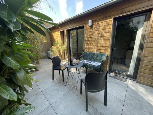 Studio calme, terrasse privative en ville - 2 pers. - FR-1-381-536