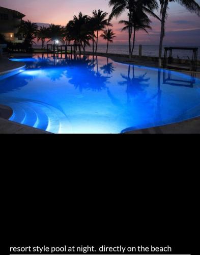 Seaview room w/Balcony + Hammock.