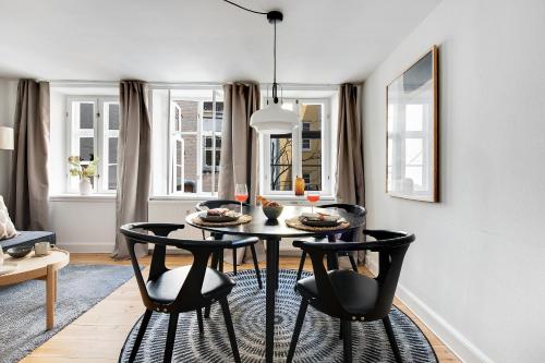 Cozy 1-bedroom apartment in the historical center of Copenhagen close to Tivoli - image 10