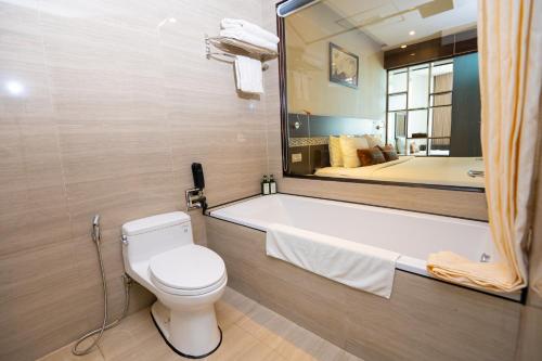 room detail thumbnail 2