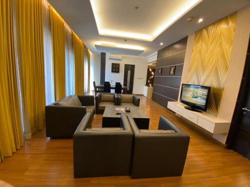 Golden Flower Hotel in Bandung
