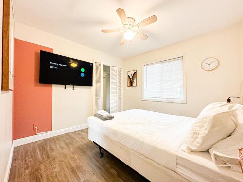 Charming 4 BR Oasis in Los Angeles - Rog-CT in Los Angeles, USA