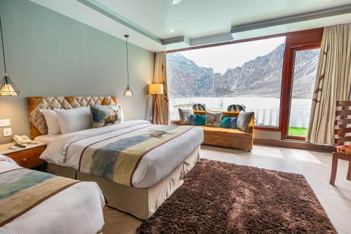 Luxus Hunza Attabad Lake Resort