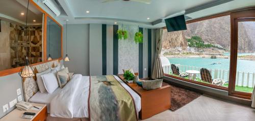 Luxus Hunza Attabad Lake Resort