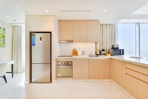 Ultra Luxury Palm Tower with Shared Hotel Facilities, Dubai (photo 10)