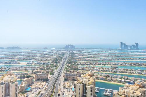 Ultra Luxury Palm Tower with Shared Hotel Facilities, Dubai (photo 4)