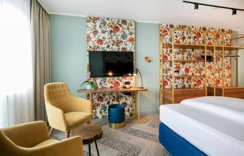 room detail thumbnail 1