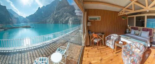 Luxus Hunza Attabad Lake Resort