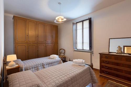 2 twin beds