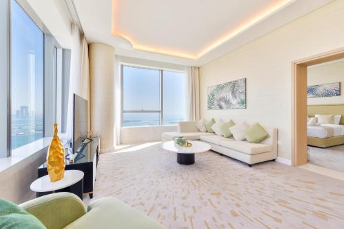 Ultra Luxury Palm Tower with Shared Hotel Facilities, Dubai (photo 6)