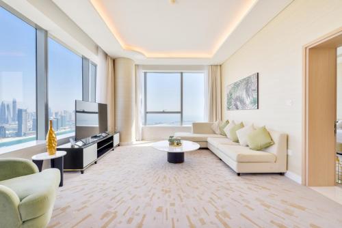 Ultra Luxury Palm Tower with Shared Hotel Facilities, Dubai (photo 11)