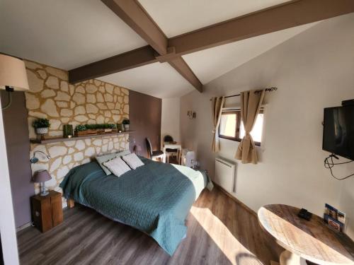 1 queen bed
