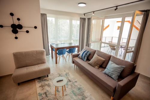 Facilities, Central Deluxe Apartment in Balatonalmadi