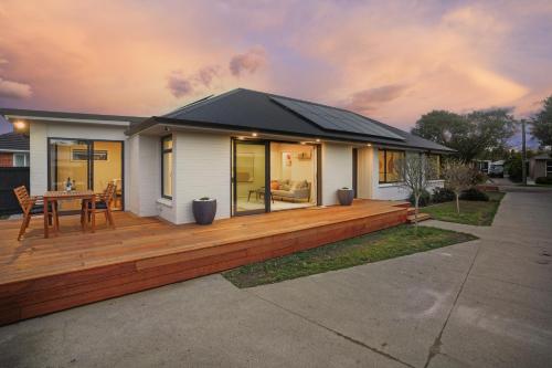 Balcony/terrace, Private, 4BR Family Home, Free Parking, 4km to Airport in Papanui