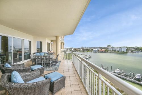 Exterior view, Harbor Landing 602A near Shrimp Basket