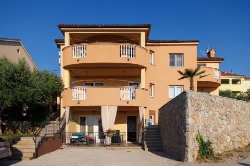 La Vista apartments with pool La Vista apartments with pool