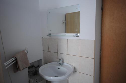Double or Twin Room with Washbasin