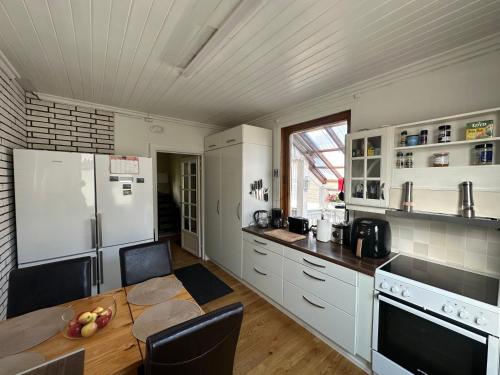 リレストロム Family Room with Parking Possibility 4つ星 シングルルーム レストラン