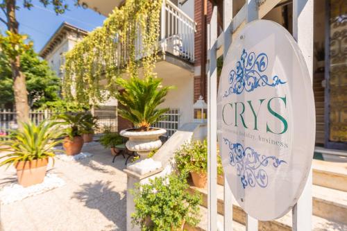 CRYS: Rooms, Holiday, Business 5