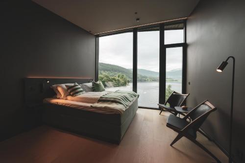 Family Room with Lake View