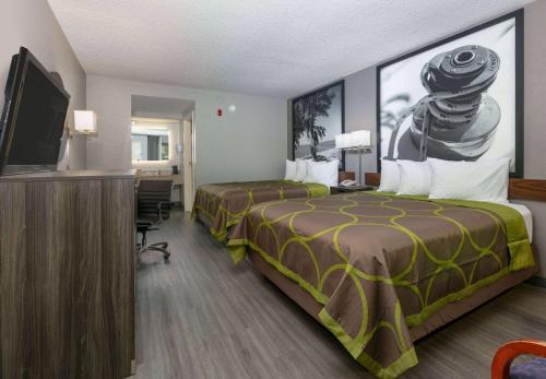 Super 8 by Wyndham Diberville Biloxi Area - image 13