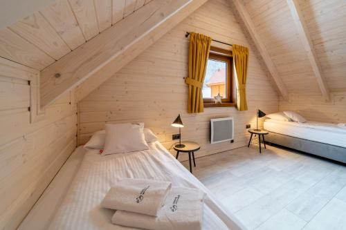 2 bedrooms, 4 beds