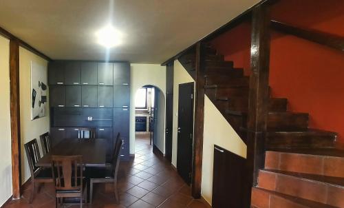 Casă rustică cu 4 camere - Ultracentral