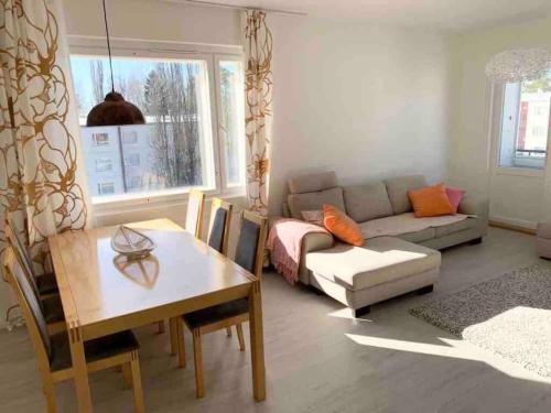 MELLUNMAKI Renovated 3 bedroom apt next to metro - Apartment - Helsinki