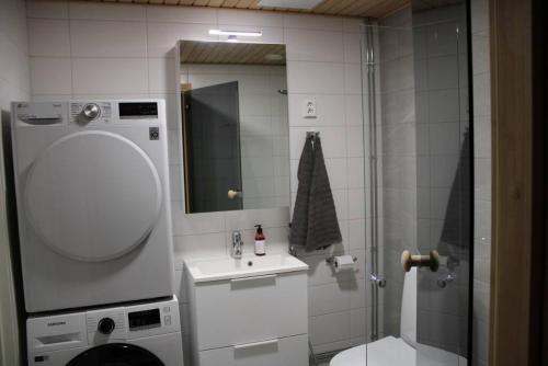 Kupaonica, New luxury 3 room apartment in Nokia-Tampere in Nokia
