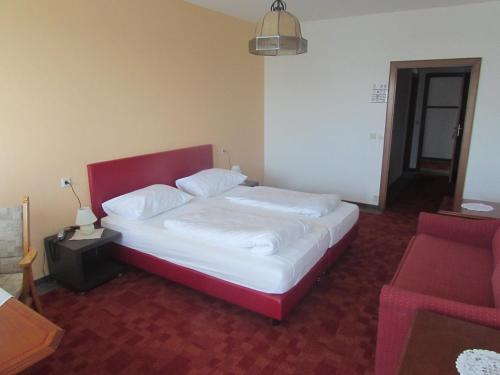 1 double bed, 1 twin bed, 1 sofa bed