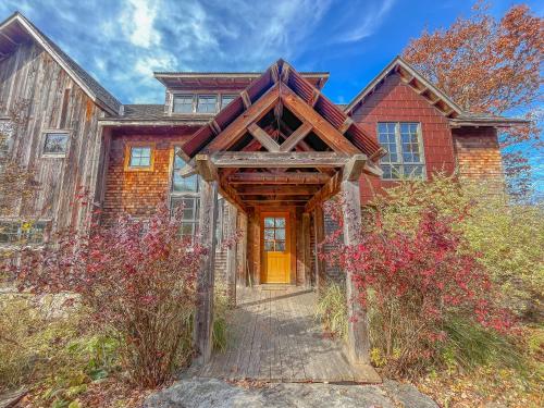 Stunning Luxury Ski-InSki-Out Home w Hot Tub image