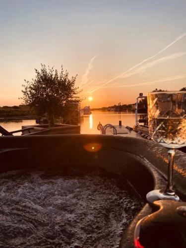 Hafen Perle - Übernachtungen auf dem Wasser- Romantik & Wellness auf dem Rhein -