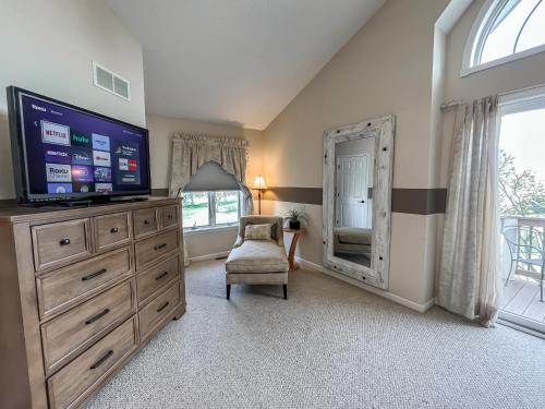 Newly Renovated Super Close Lake Access Dock Walk to Ski Slopes at Wisp