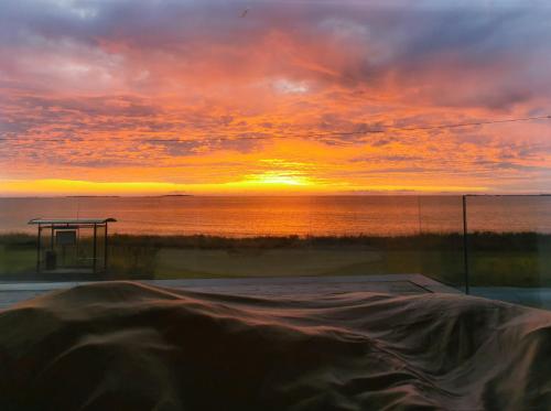 Beach front appartments in design eco-villa in Ulsteinvik