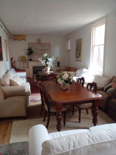 Fawkner Mansions Heritage Hotel – Melbourne, GA
