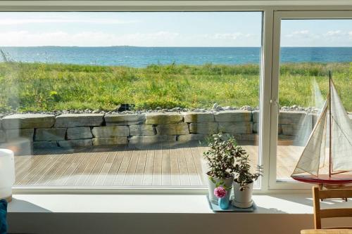 Beach front appartments in design eco-villa in Ulsteinvik