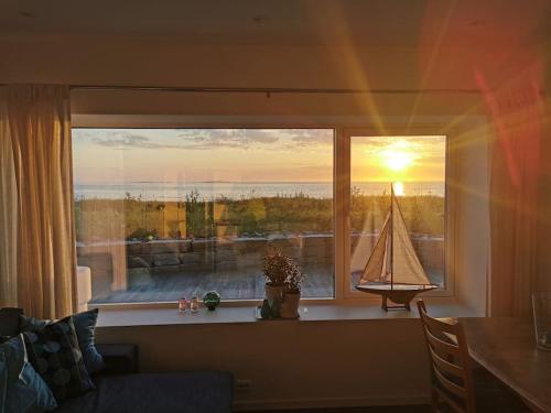 Beach front appartments in design eco-villa in Ulsteinvik