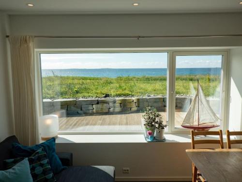 Beach front appartments in design eco-villa in Ulsteinvik