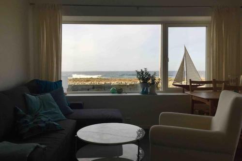 Beach front appartments in design eco-villa in Ulsteinvik