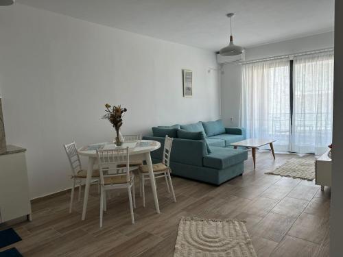 One-Bedroom Apartment image 10