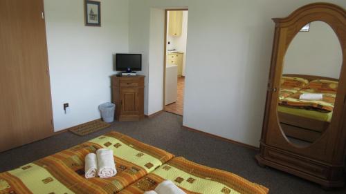 Deluxe Double Room image 2