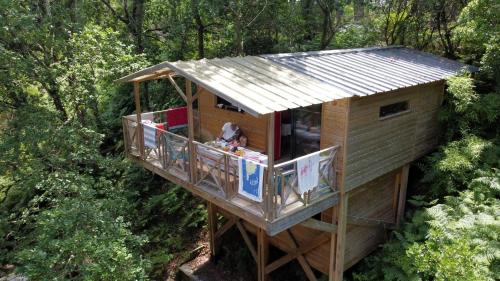 La cabane des "Aventuriers" de Nature et Océan à côté de la plage