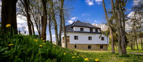 B&B Kožlany - Rabasův Mlýn - Bed and Breakfast Kožlany