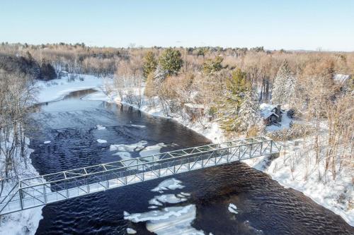 Le Perché-sur-la-rivière (Le Perche-sur-la-riviere) in Saint-Charles-Borromée (QC)