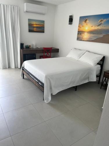 Red Flamboyan Guesthouse and Restaurant in Rincon