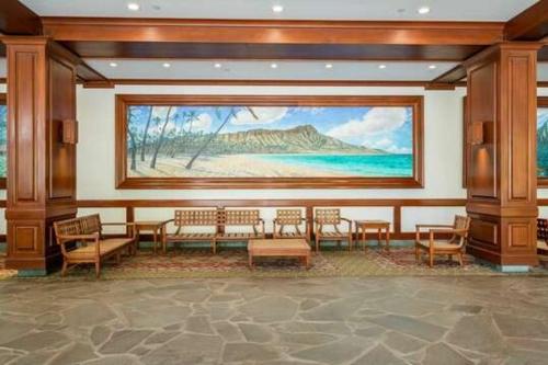 Deluxe 21st Floor Corner Condo with Diamond Head Views condo