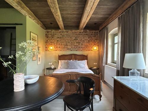 1 double bed