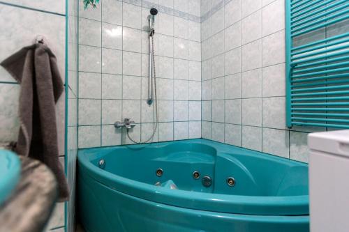 Karstais baseins, Zsuzsa Apartmanház (Zsuzsa Apartmanhaz) in Sukoro