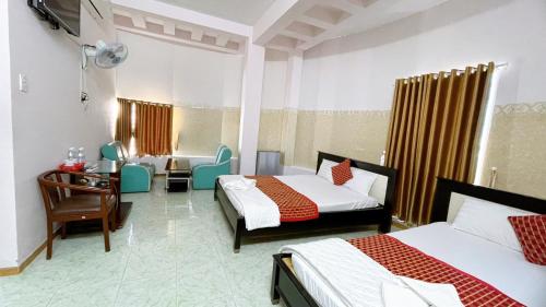room detail thumbnail 1